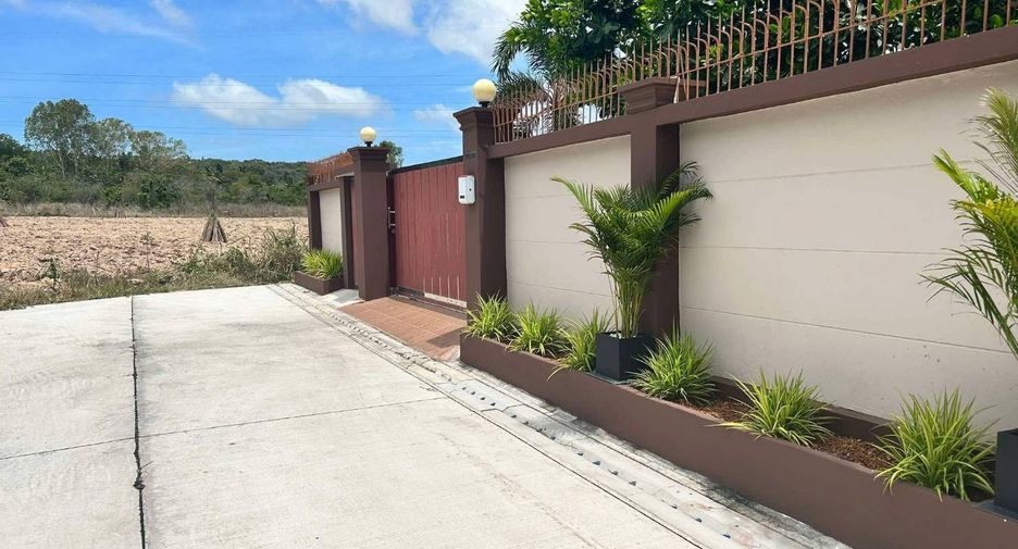 Villa zum Kauf mit 4 Zimmer in Sattahip, Chonburi