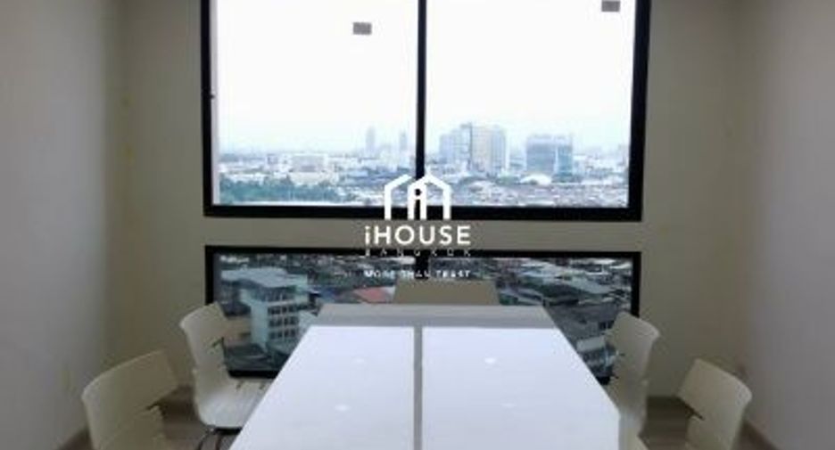 For sale 4 bedrooms condo in Khlong Toei, Bangkok