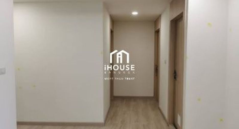 For sale 4 bedrooms condo in Khlong Toei, Bangkok