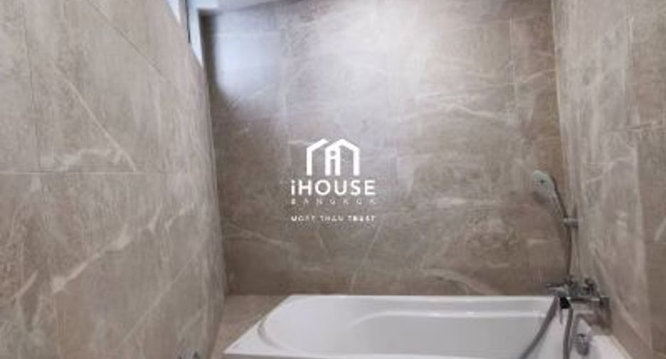 For sale 4 bedrooms condo in Khlong Toei, Bangkok