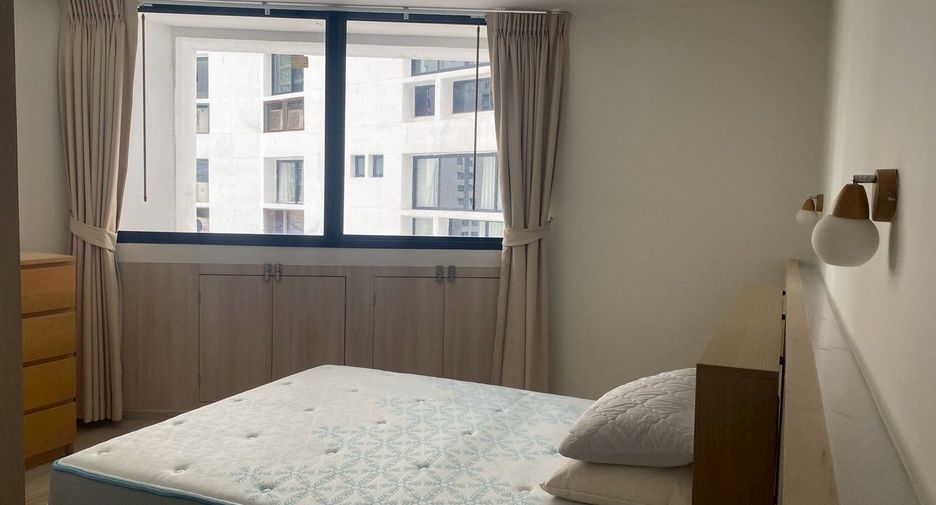 For sale 4 bedrooms condo in Khlong Toei, Bangkok