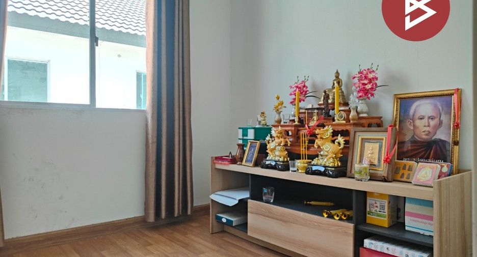 Продажа 4 спальни таунхаус в Si Racha, Чонбури