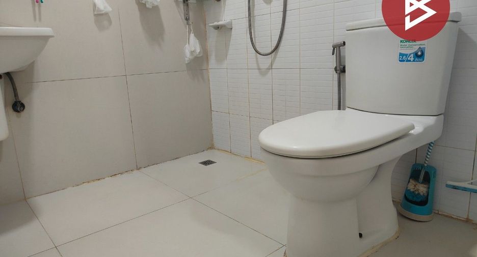 Продажа 4 спальни таунхаус в Si Racha, Чонбури