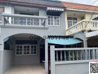 For sale 3 bedrooms townhouse in Huai Khwang, Bangkok