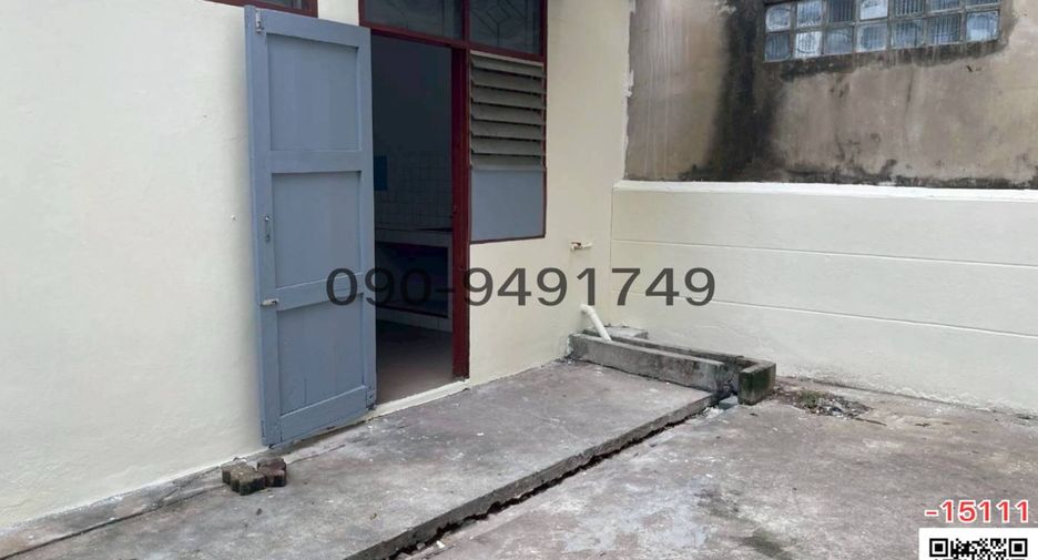 For sale 3 bedrooms townhouse in Huai Khwang, Bangkok
