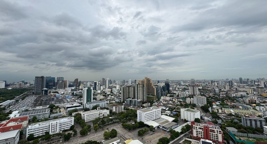 For sale 1 bed condo in Phaya Thai, Bangkok