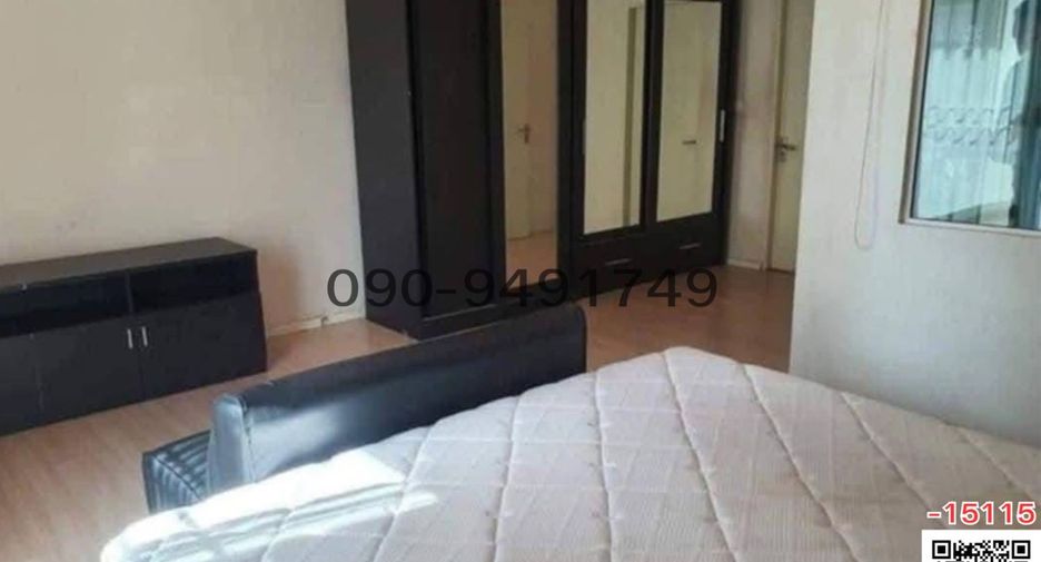 For rent 3 bedrooms townhouse in Lat Phrao, Bangkok