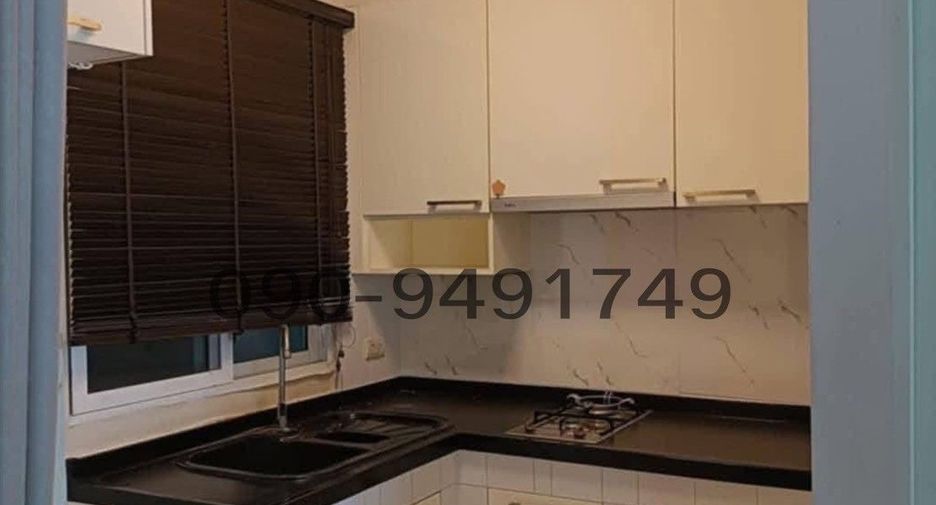 For rent 3 bedrooms townhouse in Lat Phrao, Bangkok