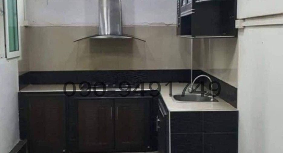 For rent 3 bedrooms townhouse in Lat Phrao, Bangkok
