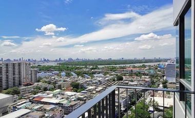 For rent 4 bedrooms condo in Yan Nawa, Bangkok