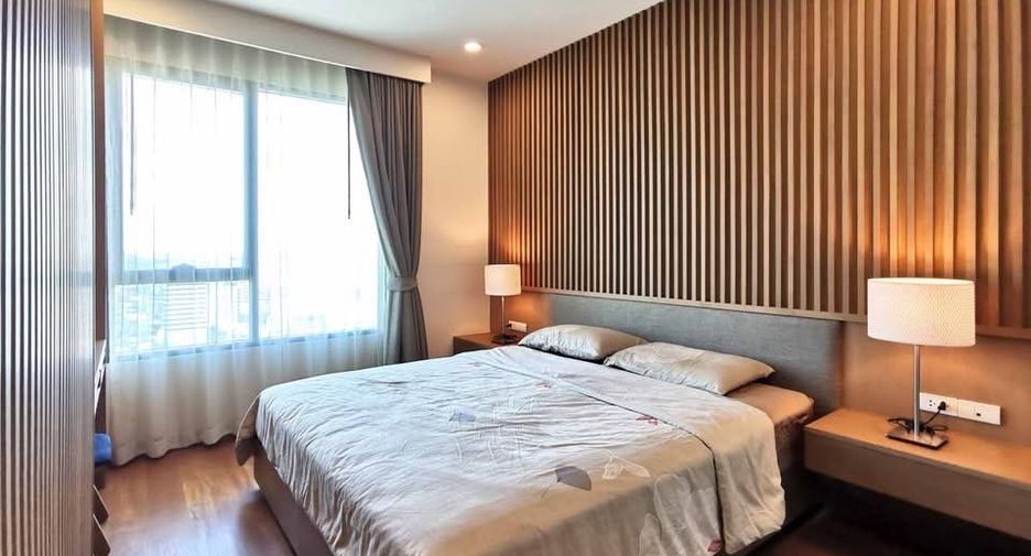 For rent 4 bedrooms condo in Yan Nawa, Bangkok
