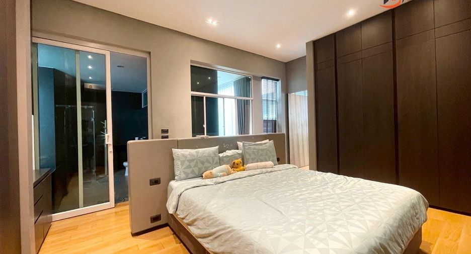 For sale 4 bedrooms house in Prawet, Bangkok
