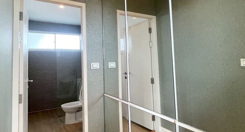 For sale 4 bedrooms house in Prawet, Bangkok
