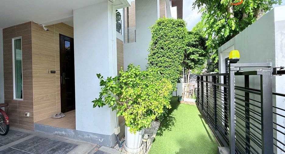 For sale 4 bedrooms house in Prawet, Bangkok