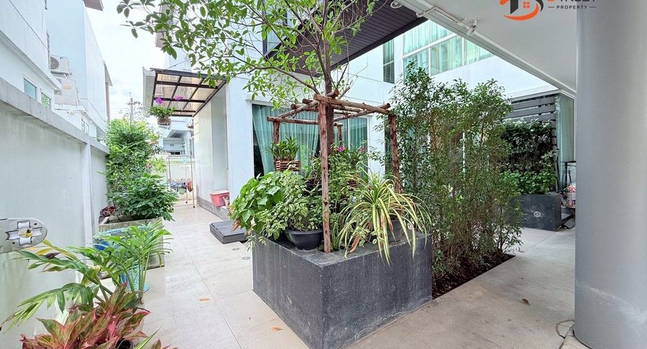 For sale 4 bedrooms house in Prawet, Bangkok