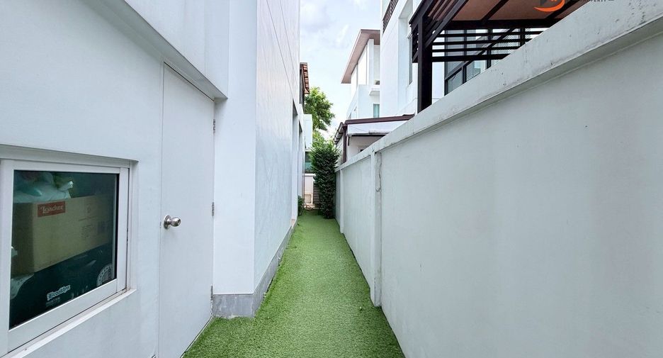 For sale 4 bedrooms house in Prawet, Bangkok