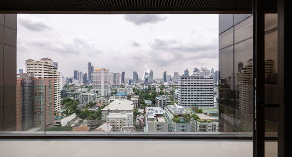 For rent そして for sale 2 ベッドルーム condo in Khlong Toei, Bangkok