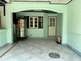Reihenhaus zur Miete mit 2 Zimmer in Si Racha, Chonburi