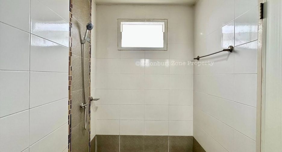 For rent 3 bedrooms house in Bang Lamung, Chonburi