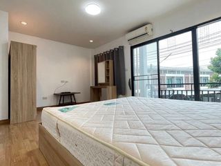 Reihenhaus zur Miete mit 3 Zimmer in Si Racha, Chonburi