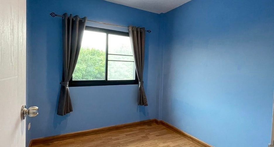 For rent 3 bedrooms townhouse in Si Racha, Chonburi