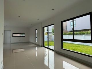 Casa en venta de 3 habitaciones en Bang Sao Thong, Samut Prakan