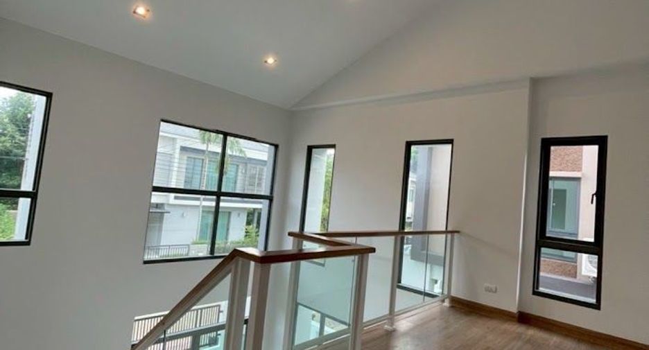 Casa en venta de 3 habitaciones en Bang Sao Thong, Samut Prakan