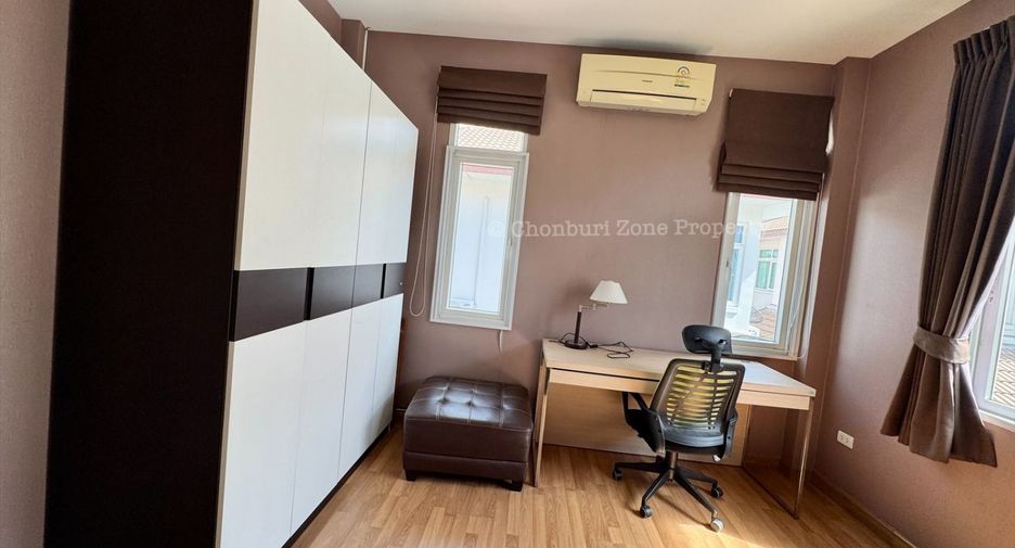 For sale 3 bedrooms house in Si Racha, Chonburi