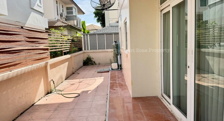 For sale 3 bedrooms house in Si Racha, Chonburi