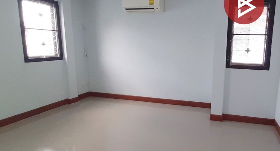 Casa en venta de 4 habitaciones en Ban Pho, Chachoengsao