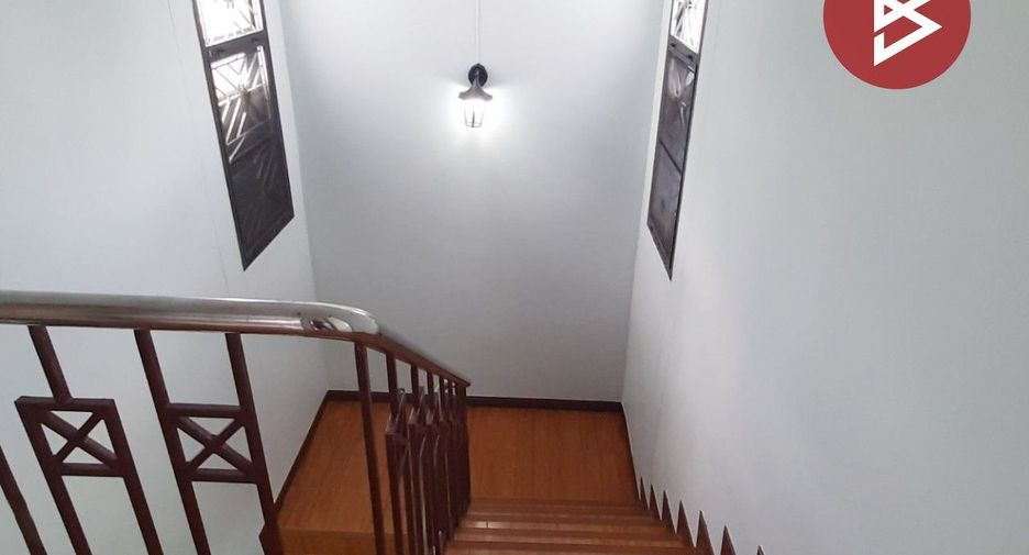 Casa en venta de 4 habitaciones en Ban Pho, Chachoengsao