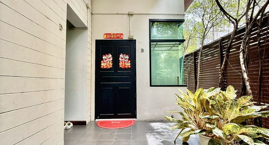 出售 12 卧室 商业空间 在 Khlong Toei, 曼谷