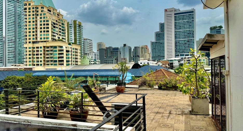 出售 12 卧室 商业空间 在 Khlong Toei, 曼谷