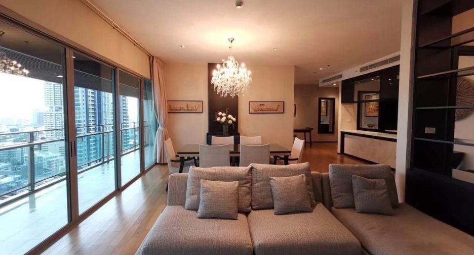For rent 3 bedrooms condo in Khlong Toei, Bangkok