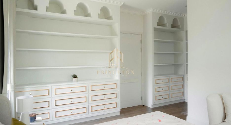 For sale 4 bedrooms house in Saphan Sung, Bangkok