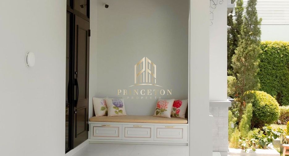 For sale 4 bedrooms house in Saphan Sung, Bangkok