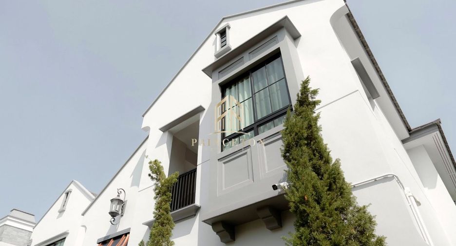 For sale 4 bedrooms house in Saphan Sung, Bangkok