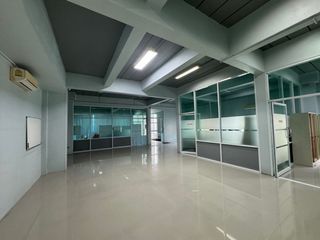 Büro zur Miete und zum Kauf mit 9 Zimmer in Mueang Chon Buri, Chonburi