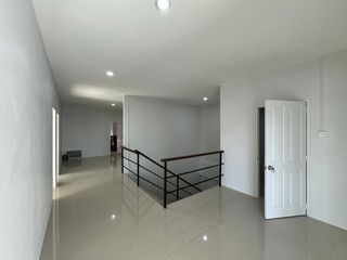 Büro zur Miete und zum Kauf mit 9 Zimmer in Mueang Chon Buri, Chonburi