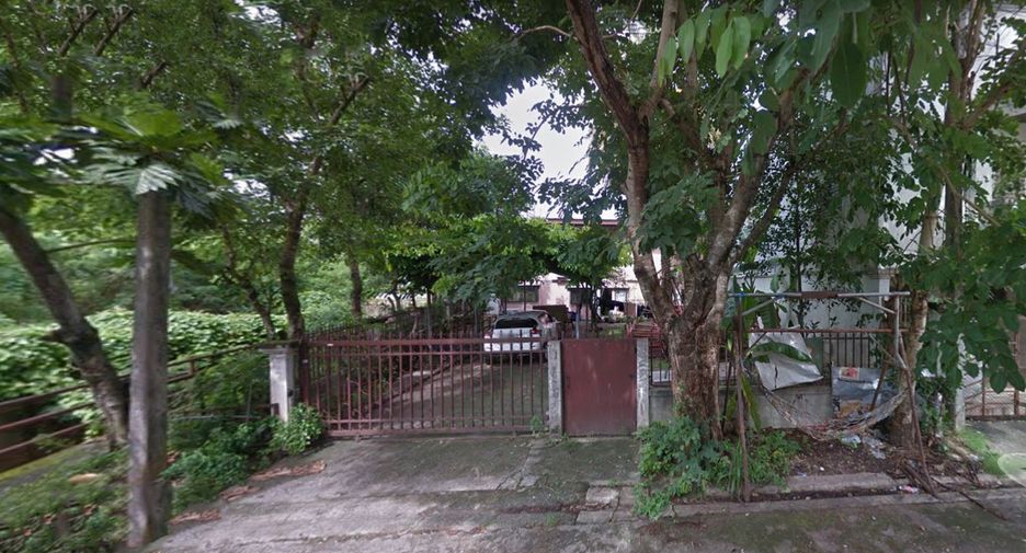Local comercial en venta de 5 habitaciones en Mueang Udon Thani, Udon Thani