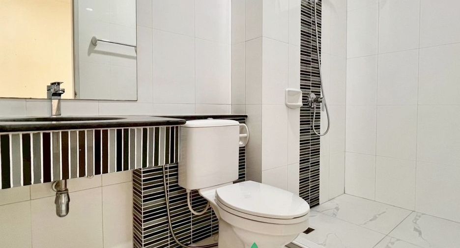 For sale 4 bedrooms townhouse in Phasi Charoen, Bangkok