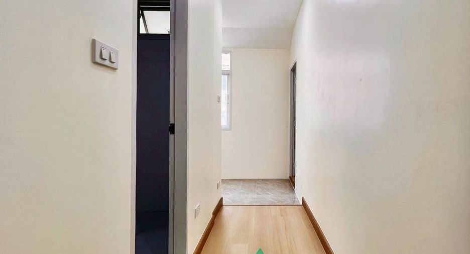 For sale 4 bedrooms townhouse in Phasi Charoen, Bangkok