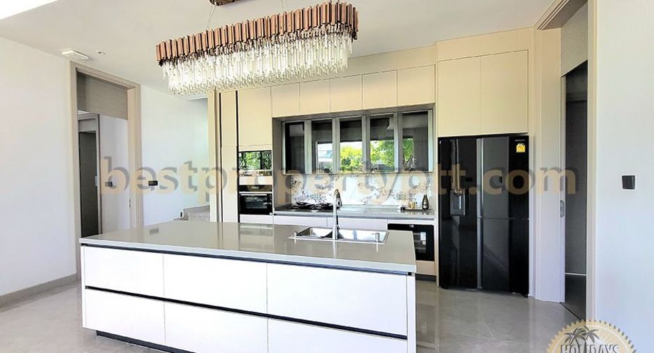 For sale 4 bedrooms villa in Bang Lamung, Chonburi