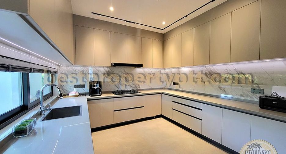 For sale 4 bedrooms villa in Bang Lamung, Chonburi