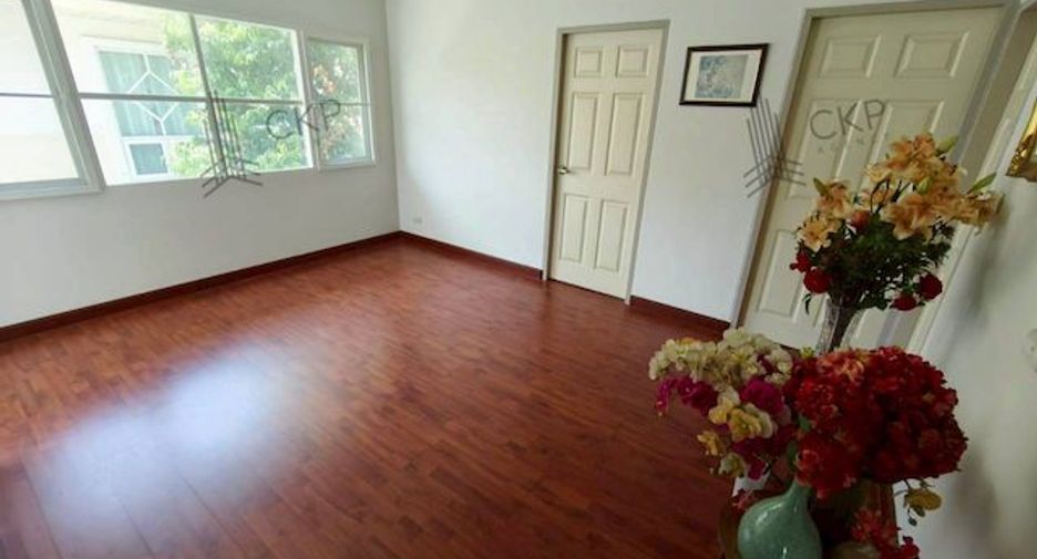 For sale 3 bedrooms house in Mueang Pathum Thani, Pathum Thani