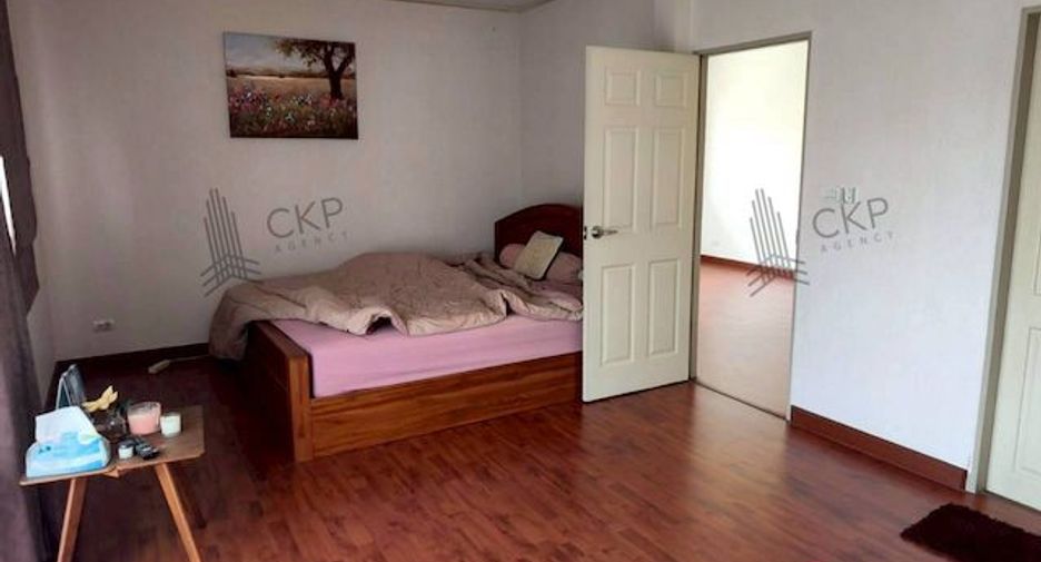 For sale 3 bedrooms house in Mueang Pathum Thani, Pathum Thani