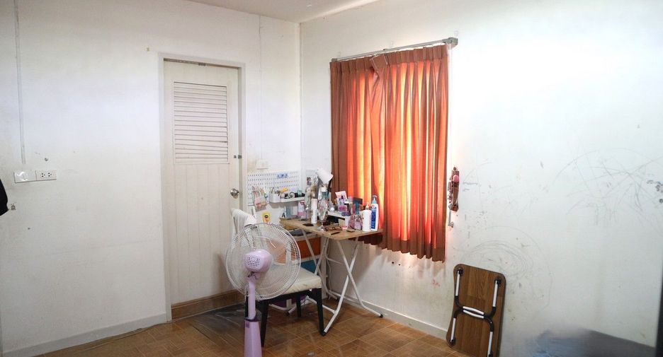 For sale 3 bedrooms townhouse in Bang Khun Thian, Bangkok
