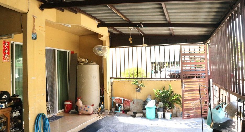 For sale 3 bedrooms townhouse in Bang Khun Thian, Bangkok
