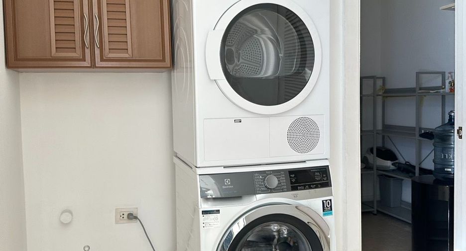 Condo en alquiler de 2 habitaciones en Pathum Wan, Bangkok