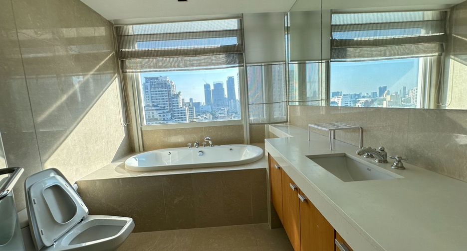 Condo en alquiler de 2 habitaciones en Pathum Wan, Bangkok